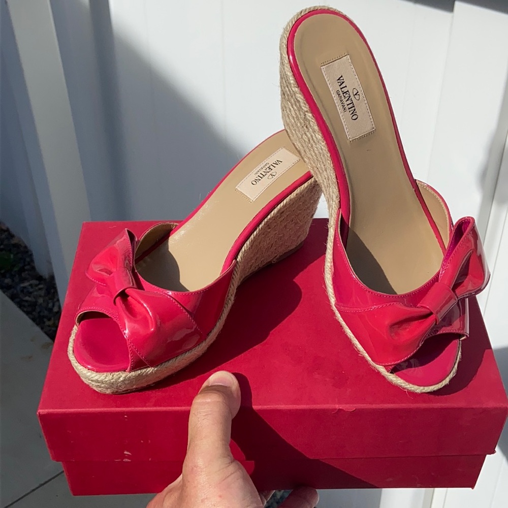 Size 9 Women’s Valentino wedge sandals